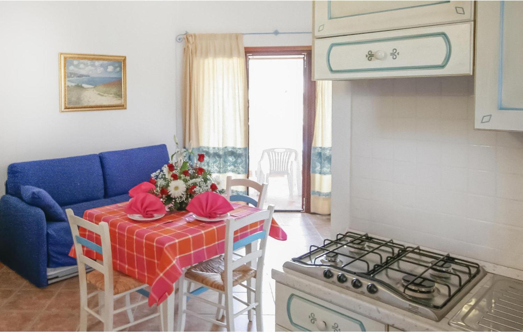 1 Bedroom Amazing Apartment In Golfo Aranci Buitenkant foto